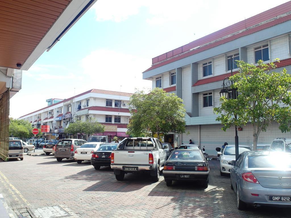 ทรานสิต โฮเต็ล Hotel ลาบวน ภายนอก รูปภาพ