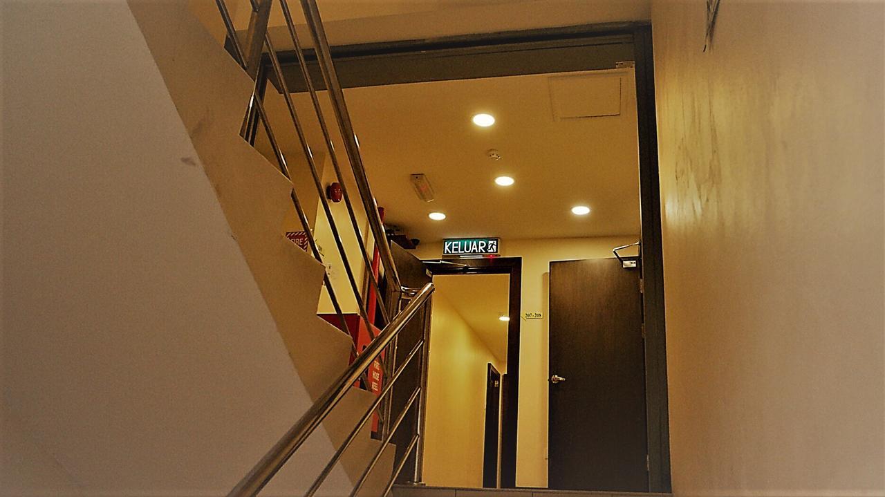 ทรานสิต โฮเต็ล Hotel ลาบวน ภายนอก รูปภาพ